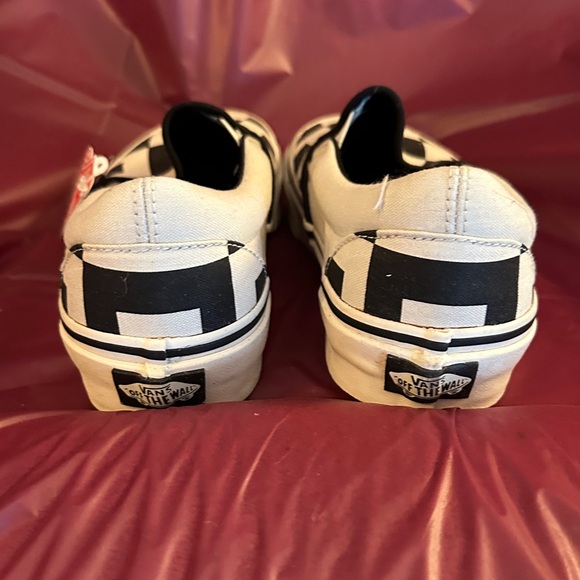 Gorgeous NEW Unisex Vans classic Checkered Slip-Ons, Men 6, Women’s 7.5 NIB - Picture 8 of 8